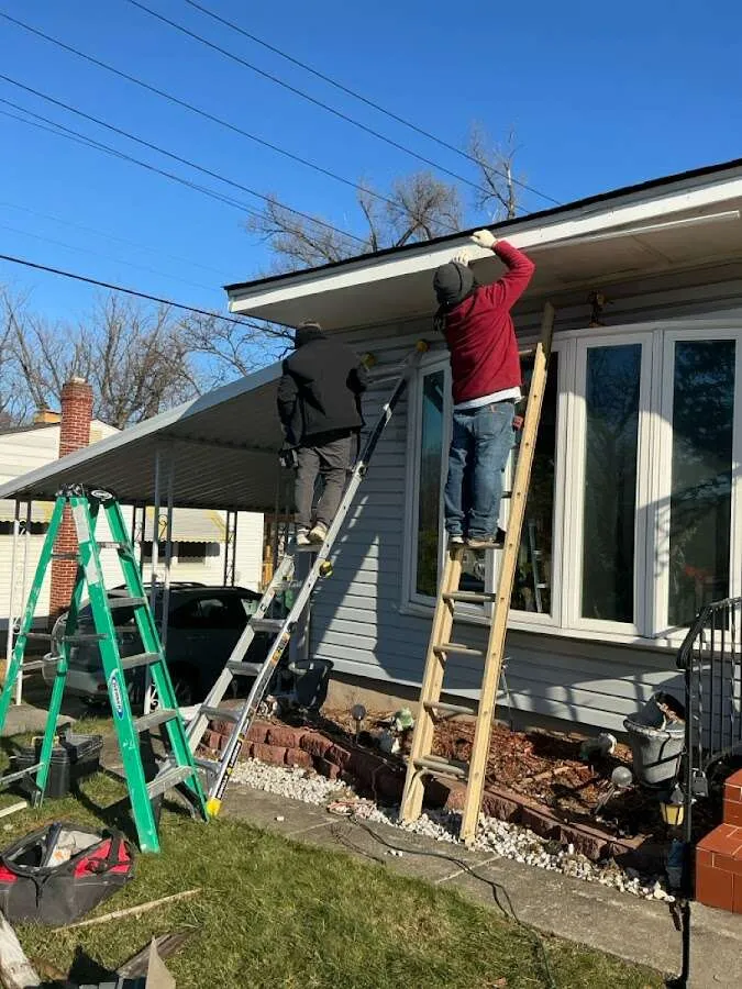 Restoration crew performing exterior repair in Pulaski